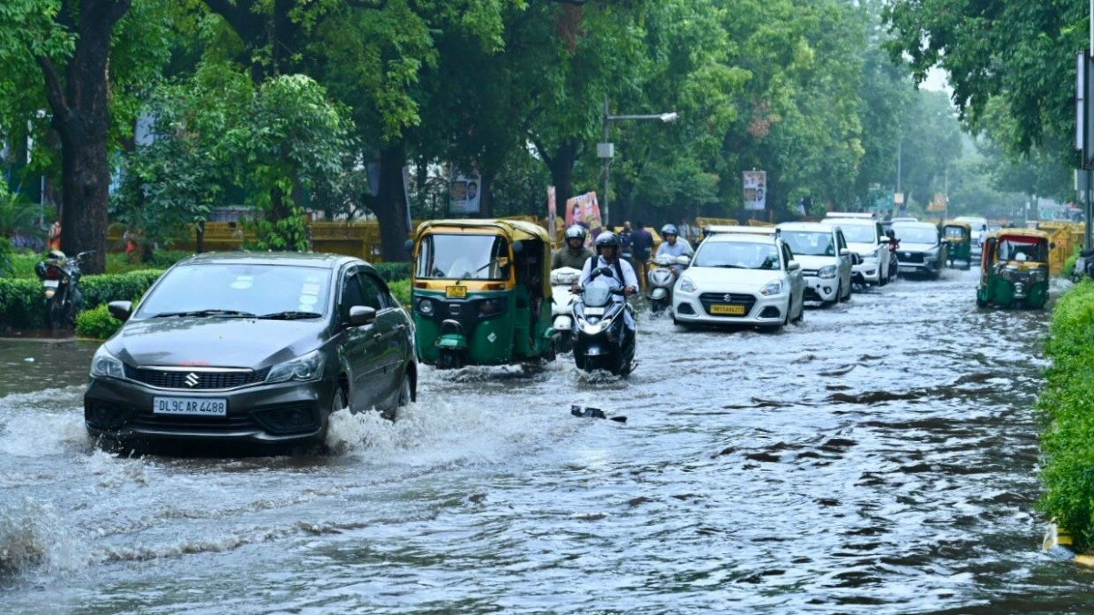 ignoring minor mag wheel damage in Mumbai.